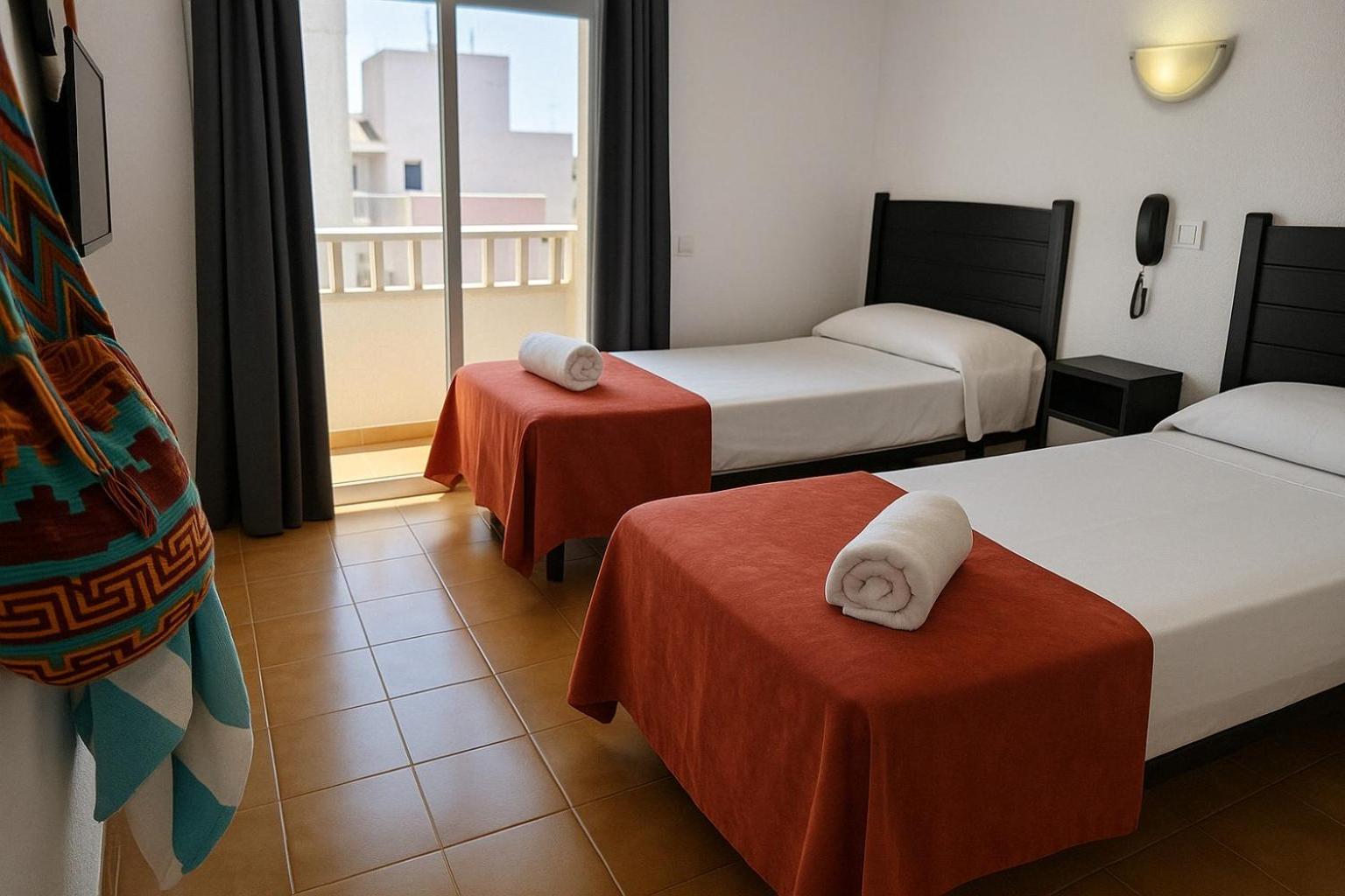 Hotel San Vicente - Centro Playa Conil De La Frontera Eksteriør billede