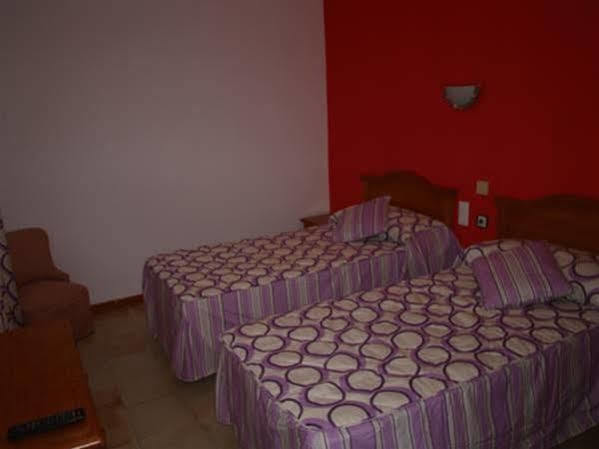 Hotel San Vicente - Centro Playa Conil De La Frontera Eksteriør billede
